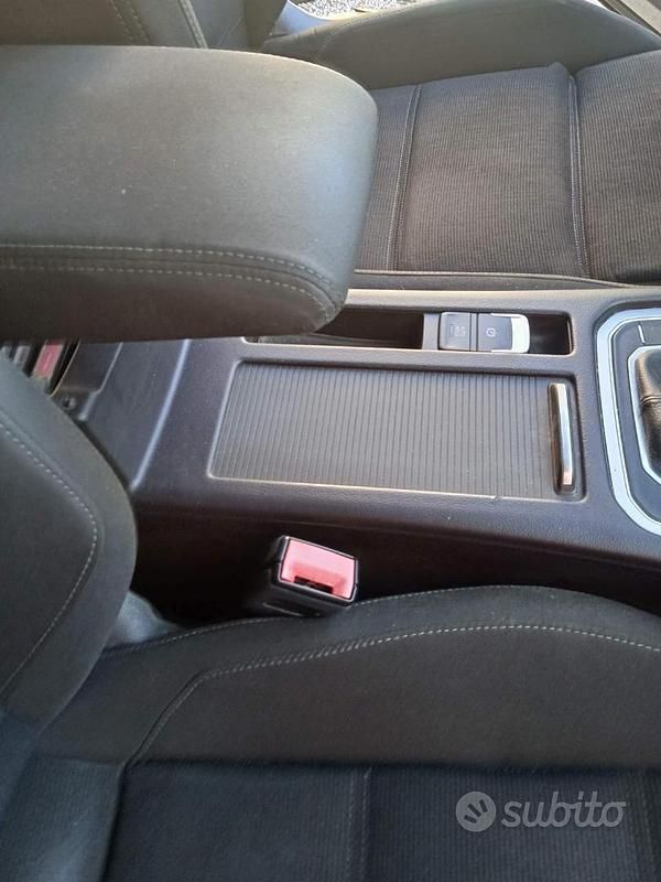 Usata VW Passat Business 150 CV (110 kW) 2014 Grigio Station wagon