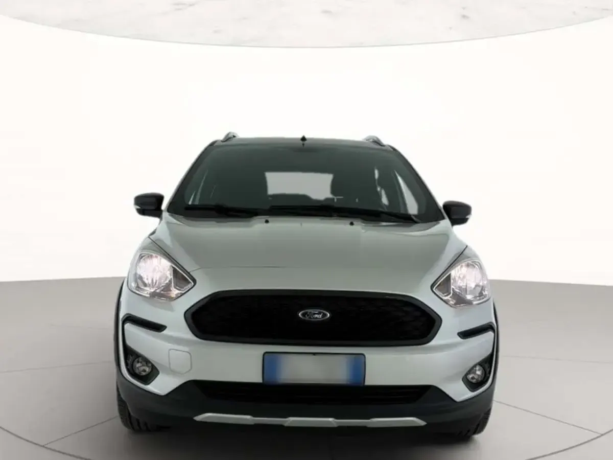 Usata Ford Ka Active 86 CV (63 kW) 2019 Grigio metallizzato chiaro Berlina