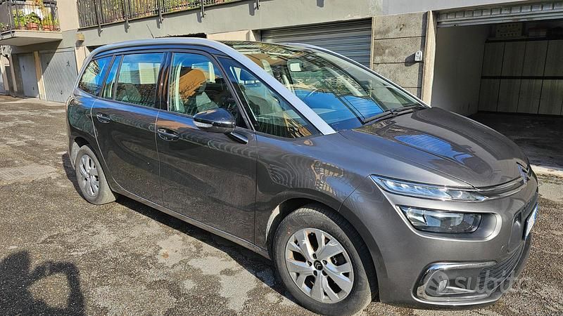 Grigio Usata 2021 Citroën C4 Monovolume | 14.200 € (Ottimo prezzo) - Immagine 1/4