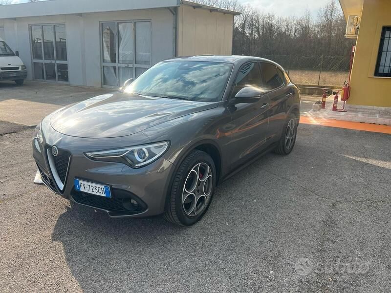 Usata Alfa Romeo Stelvio Executive 190 CV (139 kW) 2019 Grigio SUV