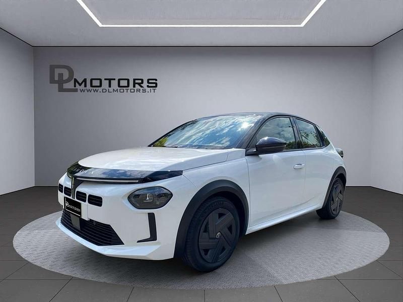 Bicolor Nuova 2025 Lancia Ypsilon Due volumi | 19.499 € (Buon prezzo) - Immagine 1/4