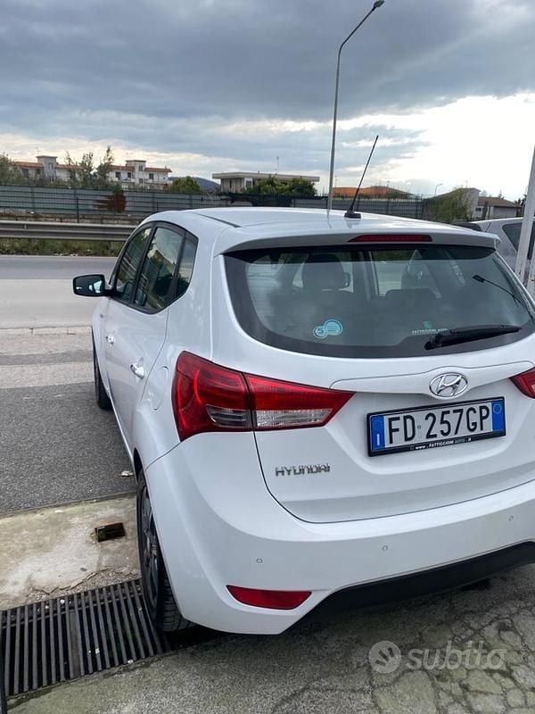 Usata Hyundai ix20 Xpossible 90 CV (66 kW) 2016 Bianco Utilitaria