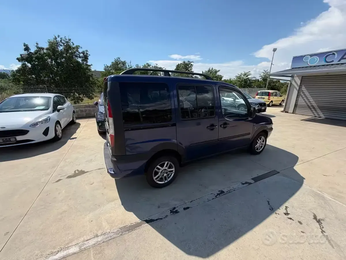 Usata Fiat Doblò 101 CV (74 kW) 2002 Blu Monovolume