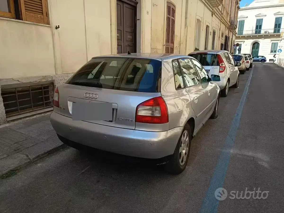 Usata Audi A3 110 CV (80 kW) 2001 Grigio Utilitaria