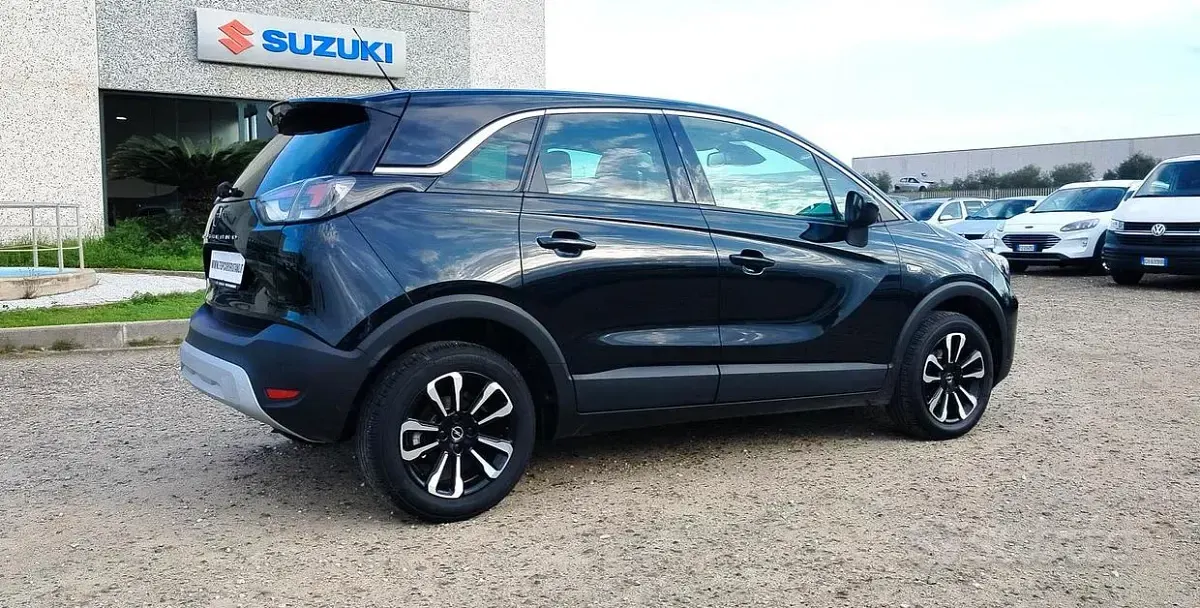 Usata Opel Crossland Elegance 110 CV (80 kW) 2023 Nero SUV