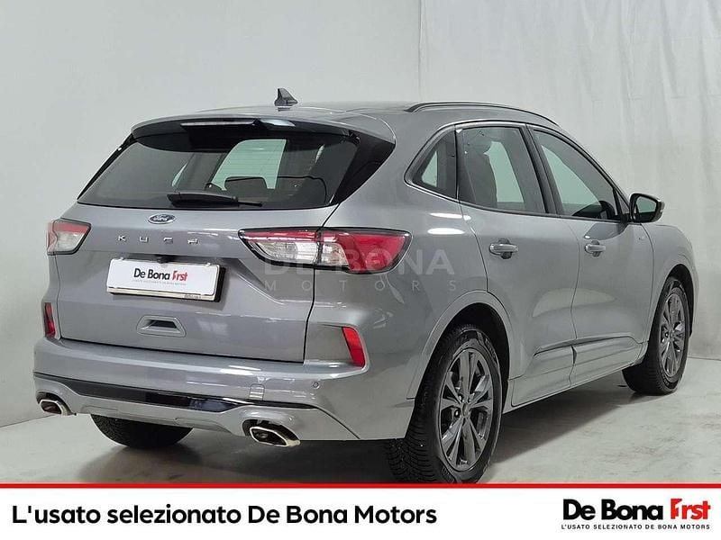 Usata Ford Kuga ST-Line 120 CV (88 kW) 2022 Solar silver SUV
