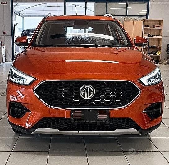 Usata MG ZS Luxury 106 CV (77 kW) 2023 Arancione SUV