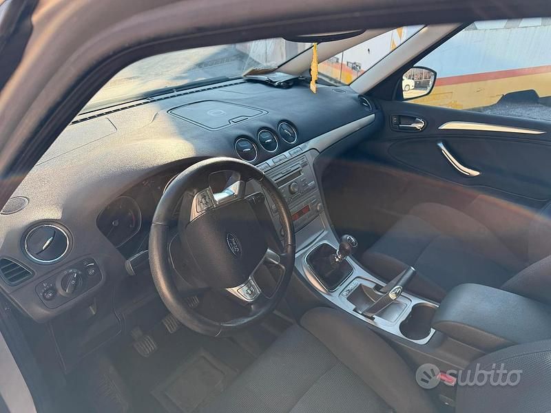 Usata Ford S-MAX 140 CV (102 kW) 2008 Monovolume