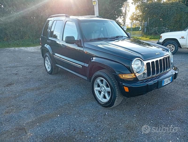 Usata Jeep Cherokee Limited 163 CV (119 kW) 2007 Nero SUV