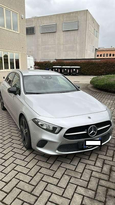 Usata Mercedes A180 116 CV (85 kW) 2020 Argento Berlina