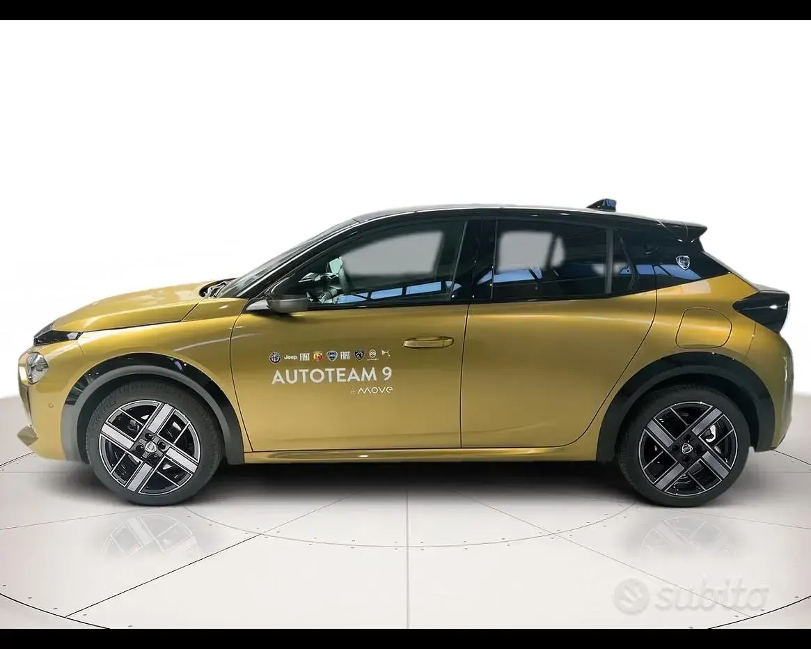 Usata Lancia Ypsilon 101 CV (74 kW) 2024 Giallo Utilitaria