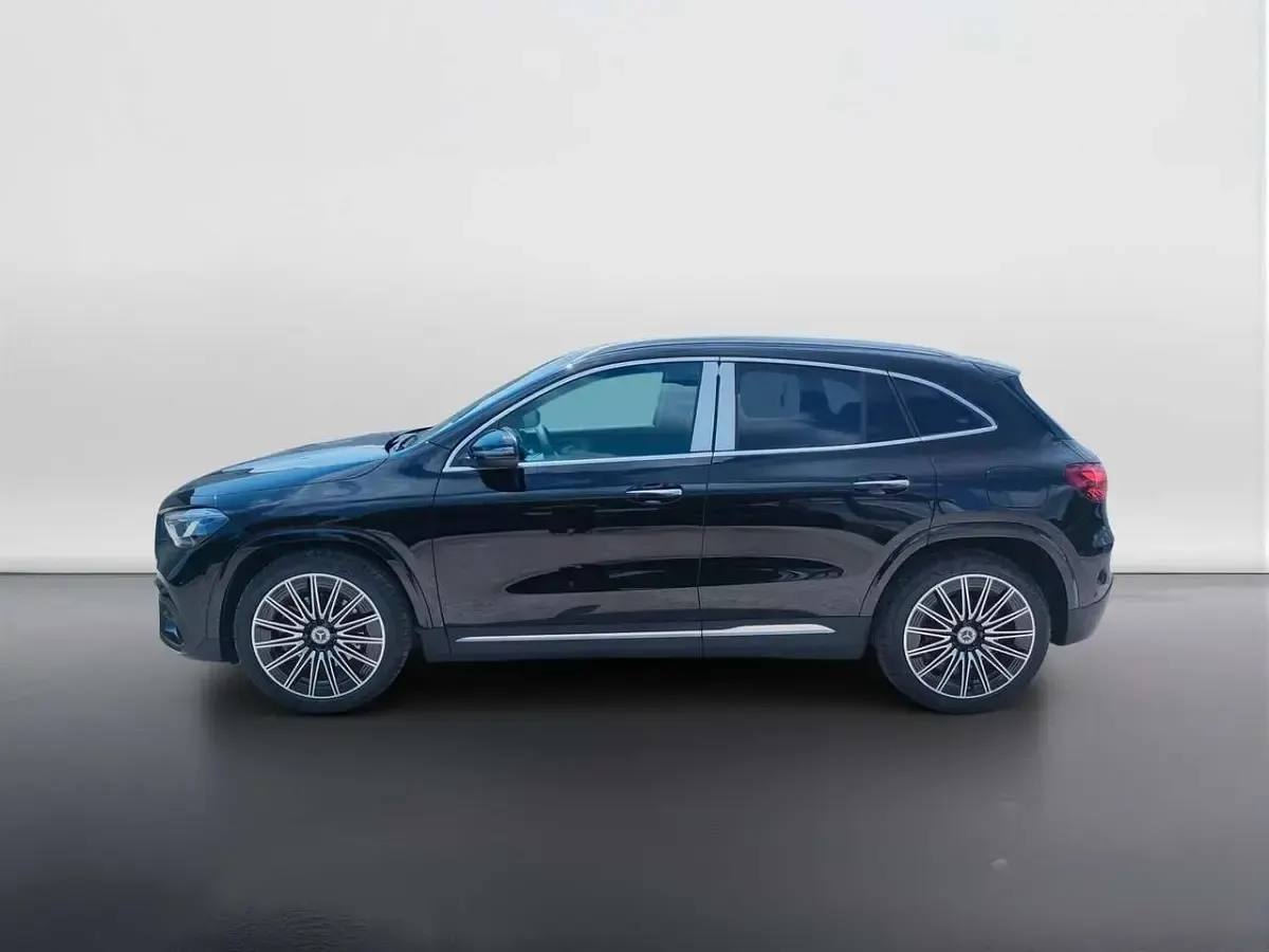 Nuova Mercedes GLA200 150 CV (110 kW) 2026 Nero notte SUV