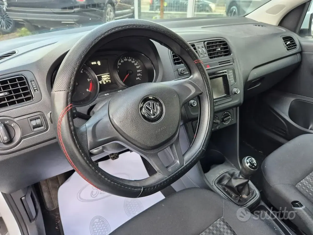 Usata VW Polo Trendline 75 CV (55 kW) 2016 Bianco Utilitaria