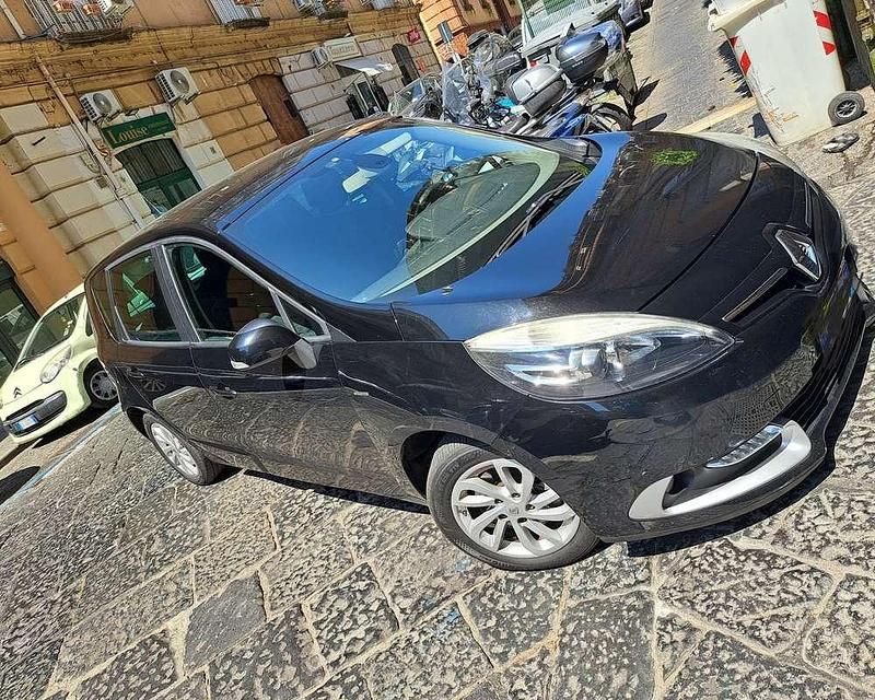 Nero Usata 2016 Renault Scénic III LIMITED Monovolume | 7600 € (Buon prezzo) - Immagine 1/4