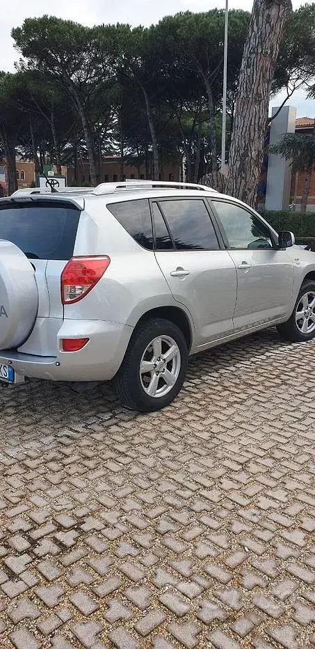 Usata Toyota RAV4 136 CV (100 kW) 2006 Grigio SUV