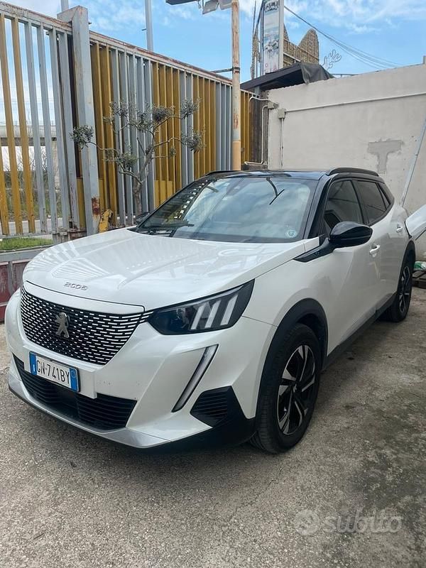 Usata Peugeot 2008 100 kW (136 CV) 2023 Bianco SUV