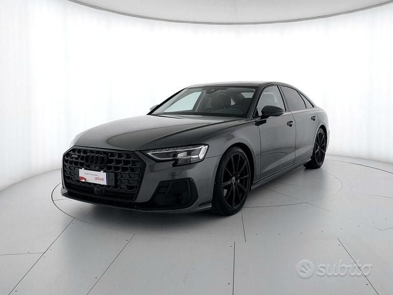 Usata Audi A8 Ambiente 286 CV (210 kW) 2024 Grigio Berlina