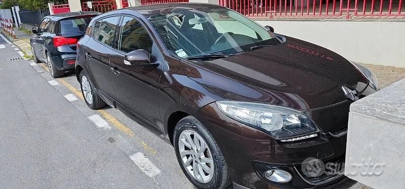 Usata Renault Mégane 110 CV (80 kW) 2013 Marrone Utilitaria