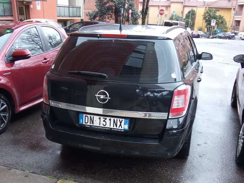Usato 2008 Opel Astra 1.9 Diesel 120 CV (2.500 €)