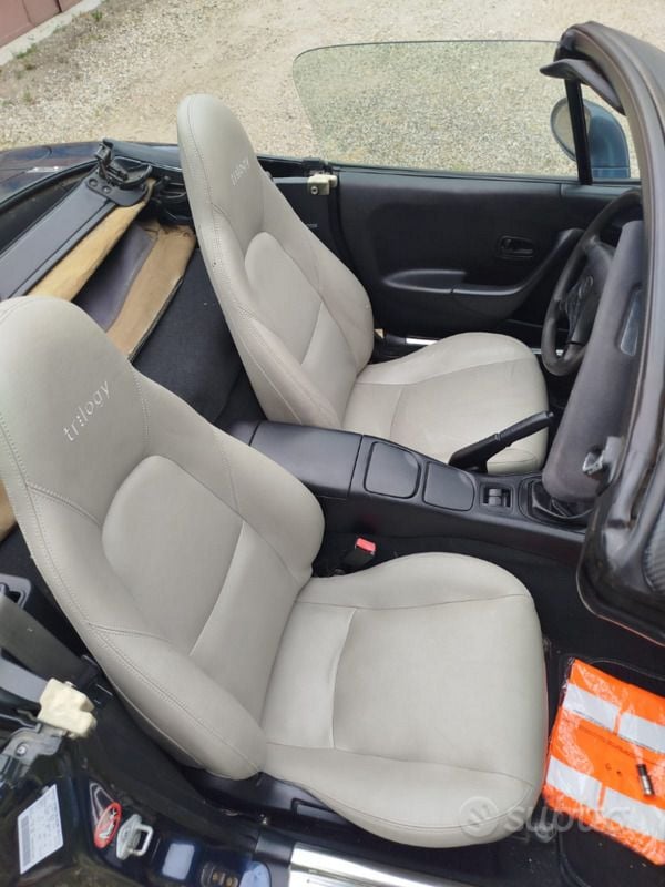 Usata Mazda MX5 90 CV (66 kW) 1997 Cabrio