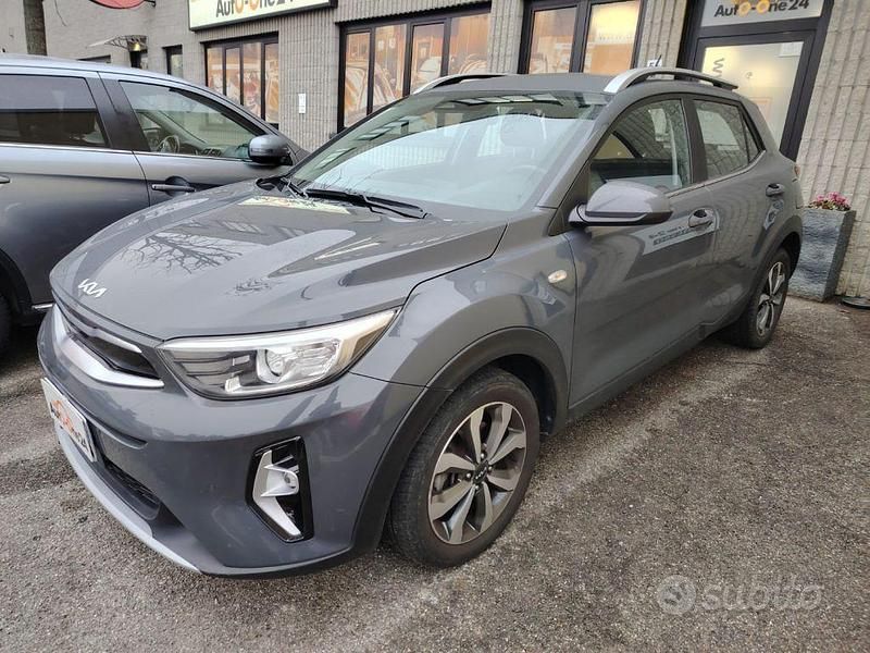 Usata Kia Stonic Style 101 CV (74 kW) 2022 Grigio SUV