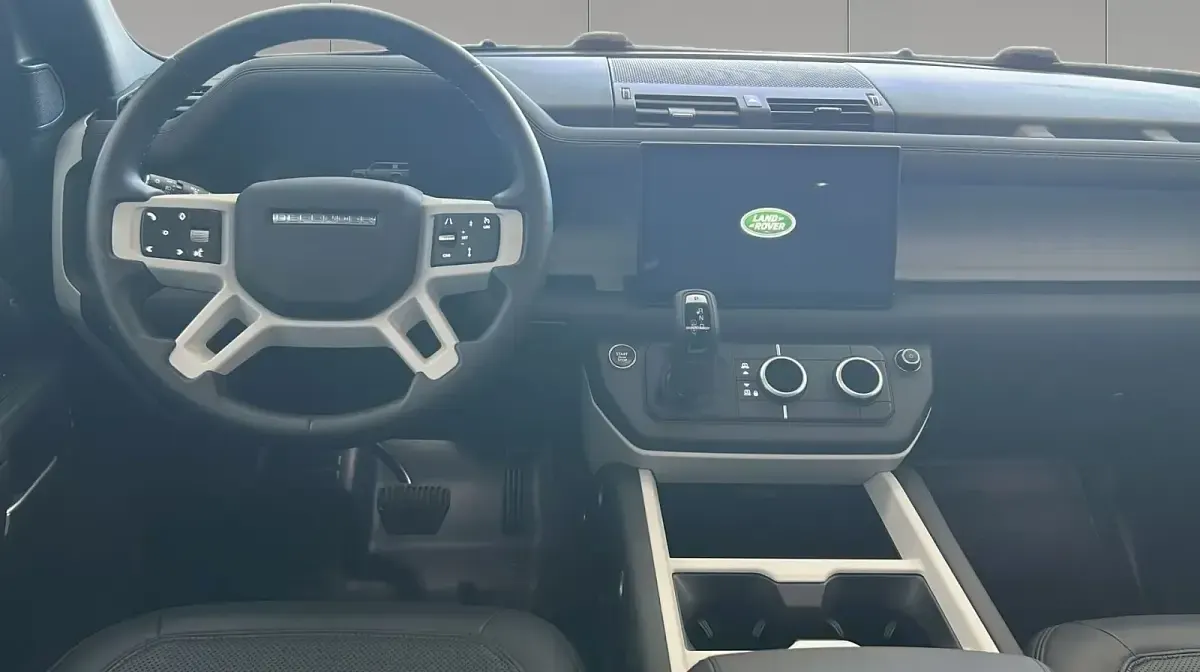 Usata Land Rover Defender SE Dynamic 249 CV (183 kW) 2024 Carpathian grey SUV