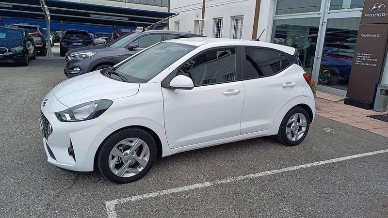 Usata Hyundai i10 67 CV (49 kW) 2023 Bianco Utilitaria