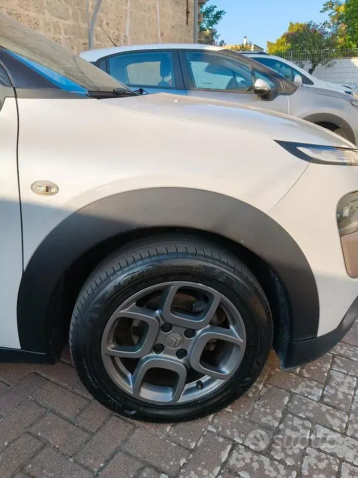 Usata Citroën C4 Cactus Live 99 CV (72 kW) 2015 Bianco Utilitaria