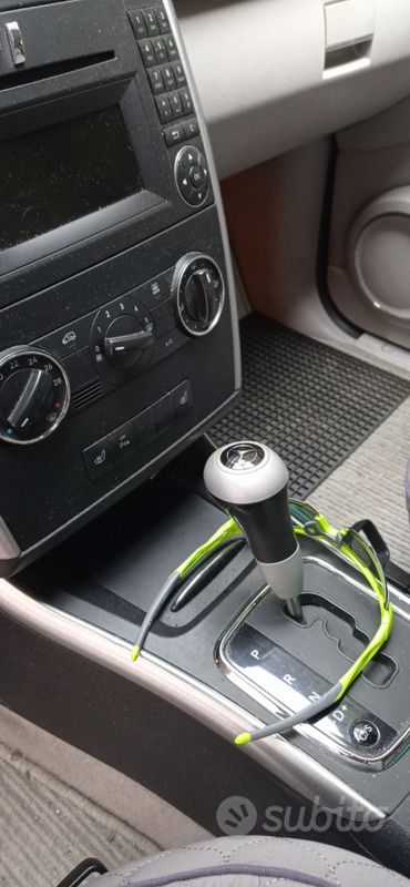 Usata Mercedes B200 109 CV (80 kW) 2009 Blu Monovolume