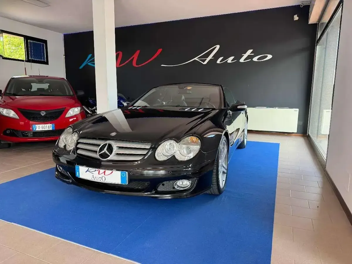 Usata Mercedes SL350 272 CV (200 kW) 2008 Nero Cabrio