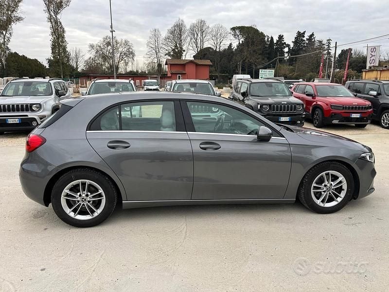 Usata Mercedes A180 Business 115 CV (84 kW) 2019 Grigio Berlina