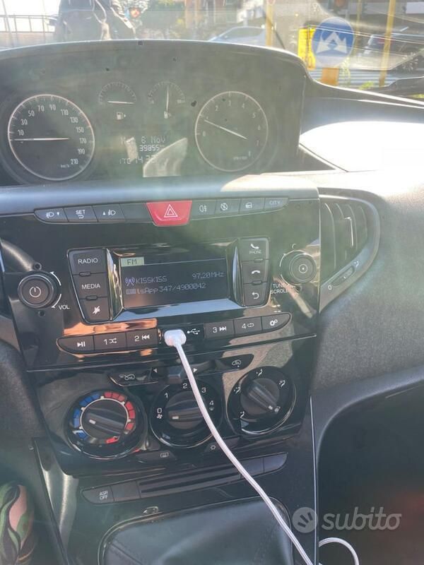 Usata Lancia Ypsilon 95 CV (69 kW) 2022 Nero Utilitaria