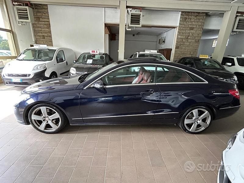 Usata Mercedes E350 Avantgarde 231 CV (169 kW) 2009 Blu Berlina