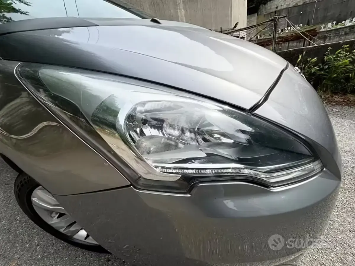 Usata Peugeot 5008 Allure 150 CV (110 kW) 2014 Grigio Monovolume