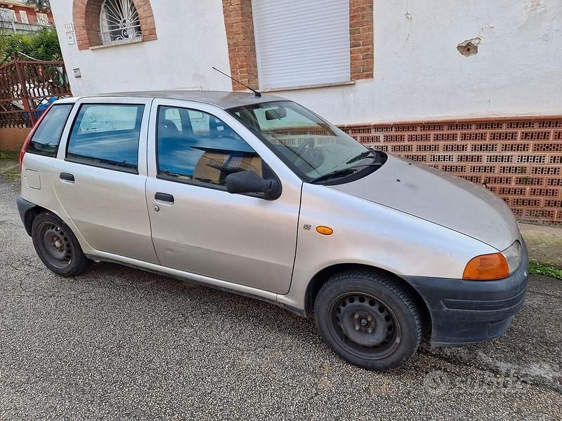 Usata Fiat Punto 54 CV (39 kW) 1999 Berlina