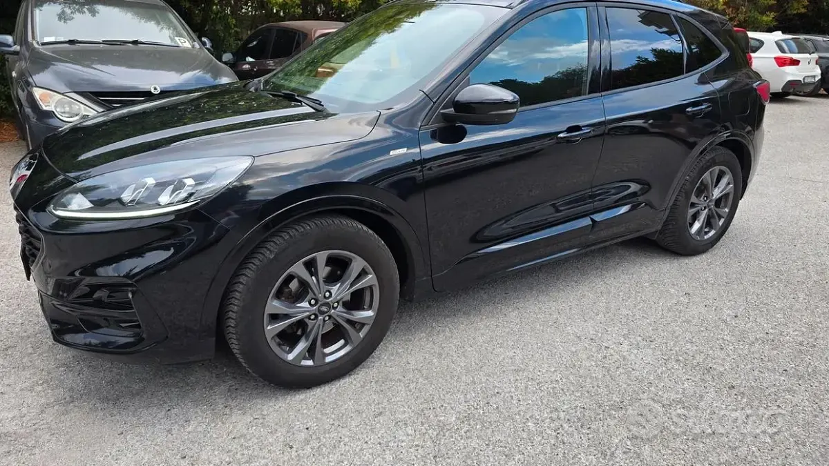 Usata Ford Kuga ST-Line 120 CV (88 kW) 2021 Nero SUV