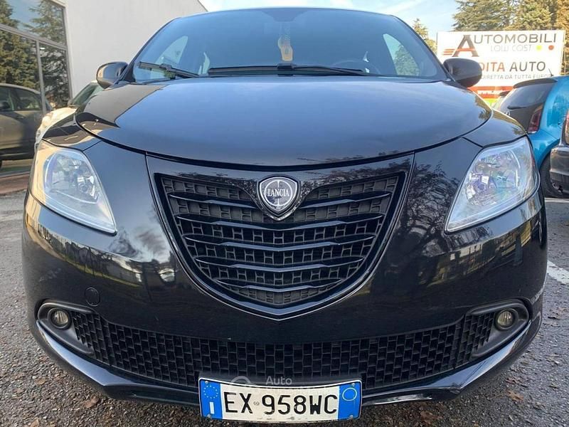 Usata Lancia Ypsilon Gold 69 CV (50 kW) 2014 Nero Utilitaria