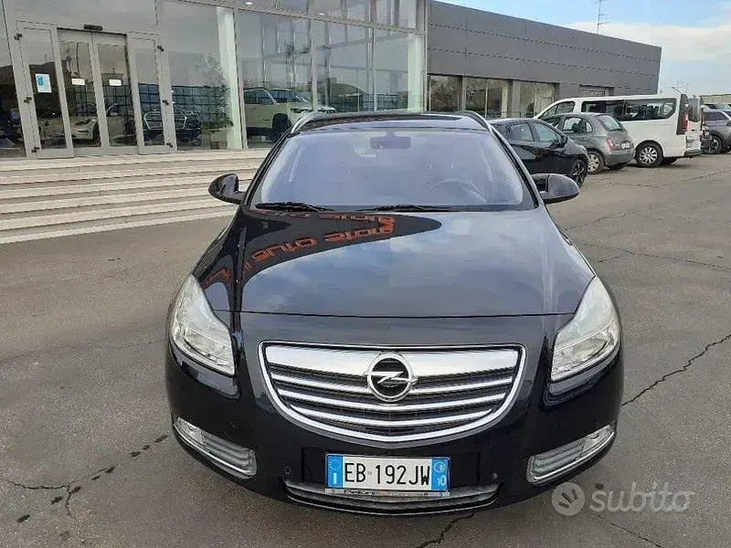 Usata Opel Insignia 160 CV (117 kW) 2010 Nero Station wagon