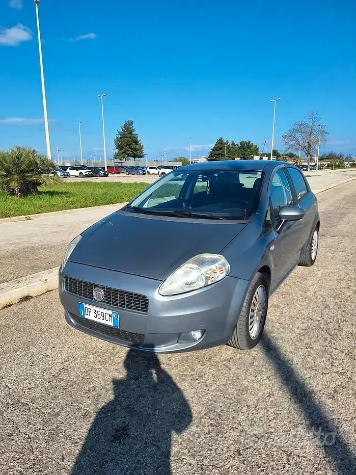 Usata Fiat Grande Punto Dynamic 120 CV (88 kW) 2008 Grigio Utilitaria