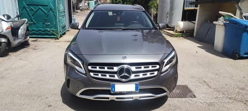 Usata Mercedes GLA220 2019 Grigio SUV