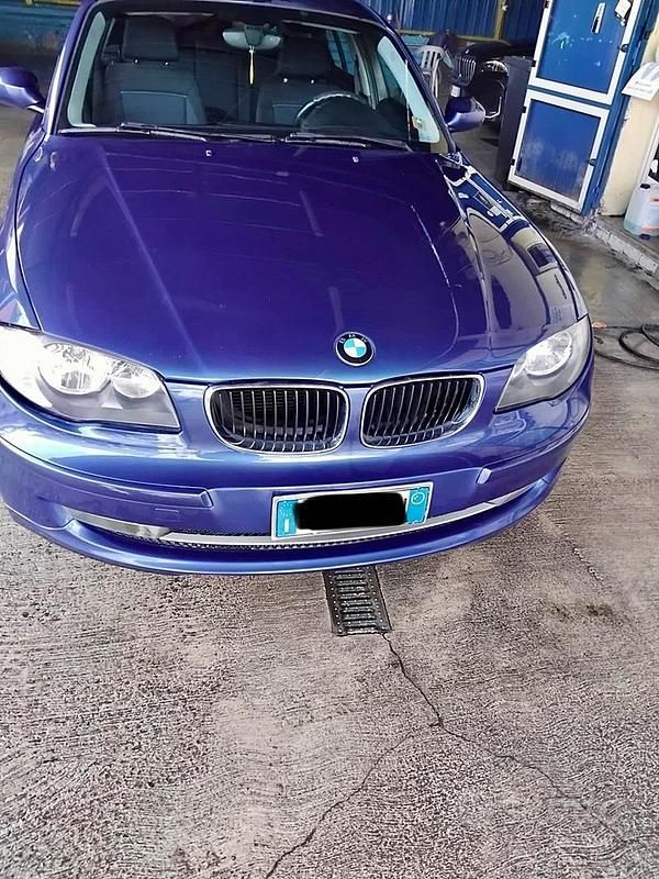 Usata BMW 118 2009 Blu Utilitaria