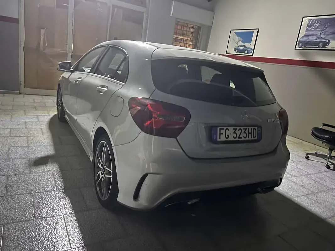 Usata Mercedes A180 Premium 109 CV (80 kW) 2017 Utilitaria