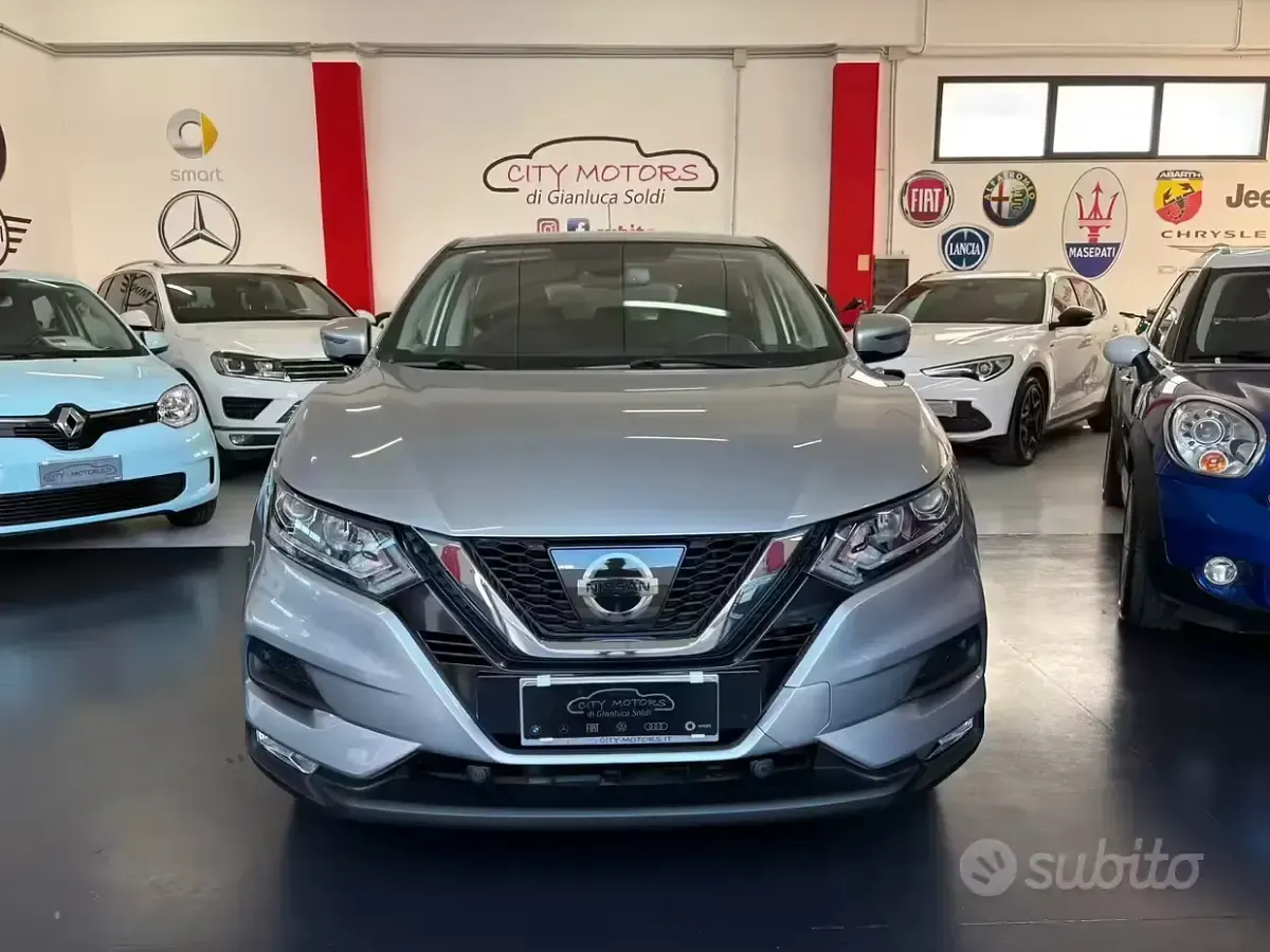 Usata Nissan Qashqai Acenta 110 CV (80 kW) 2018 Grigio SUV
