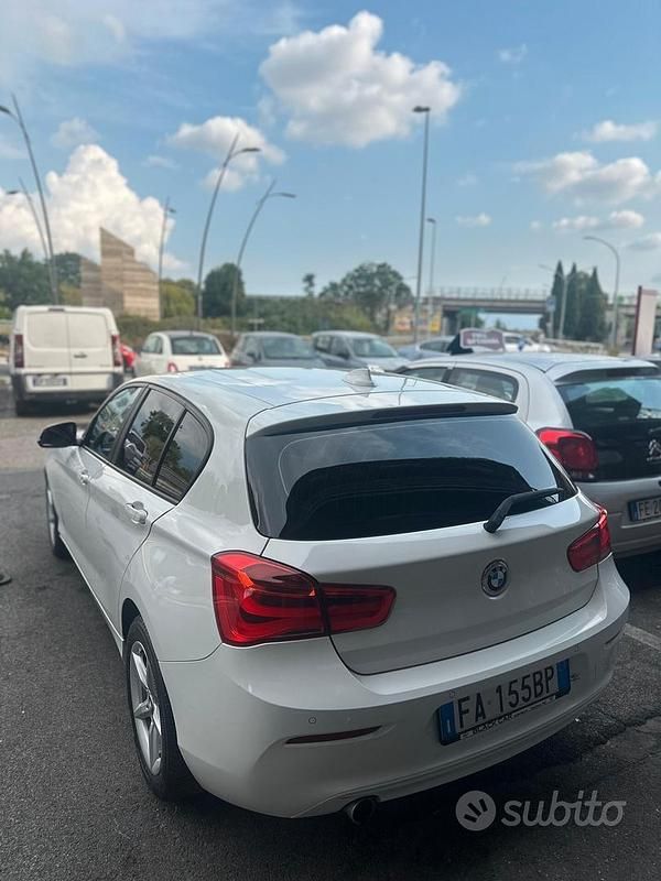 Usata BMW 118 Urban Line 116 CV (85 kW) 2015 Bianco Utilitaria