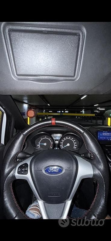 Usata Ford Fiesta ST-Line 75 CV (55 kW) 2017 Bianco Utilitaria