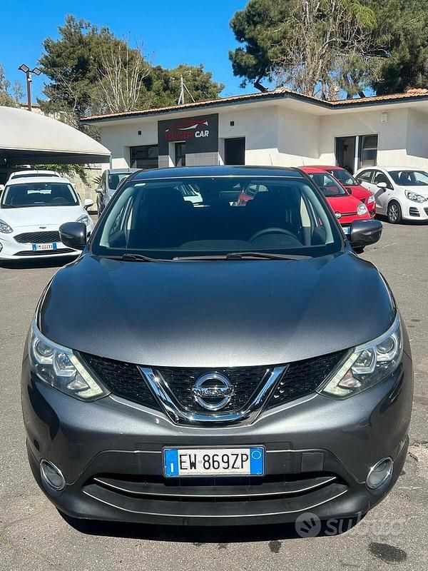 Usata Nissan Qashqai Acenta 110 CV (80 kW) 2015 Grigio SUV