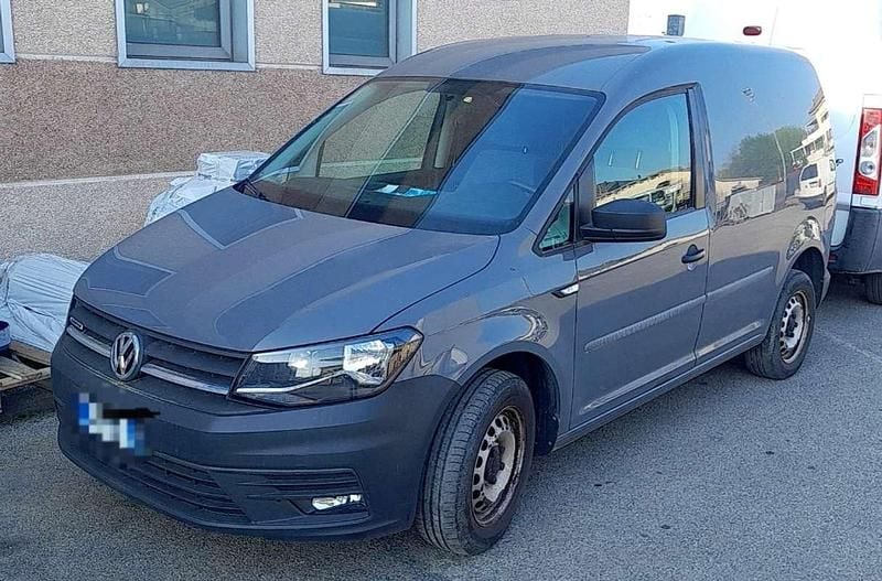 Usata VW Caddy 110 CV (80 kW) 2021 Grigio Monovolume