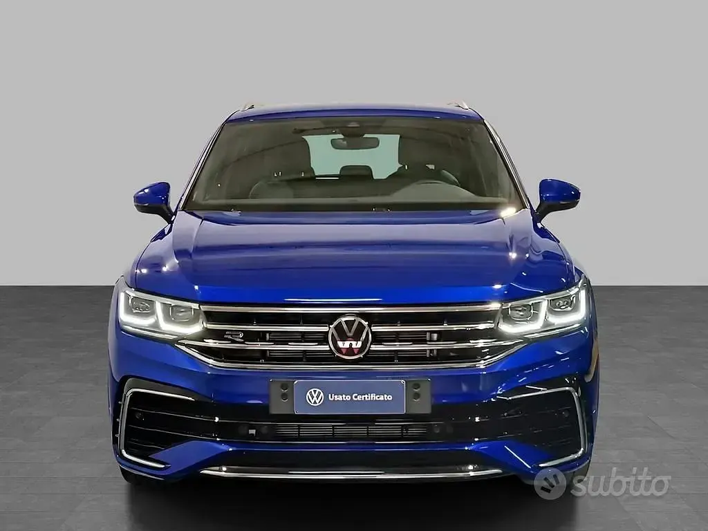 Usata VW Tiguan R-line 150 CV (110 kW) 2023 Lapiz blue metallizzato SUV
