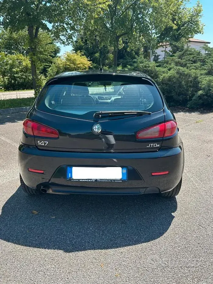 Usata Alfa Romeo 147 120 CV (88 kW) 2009 Nero Utilitaria