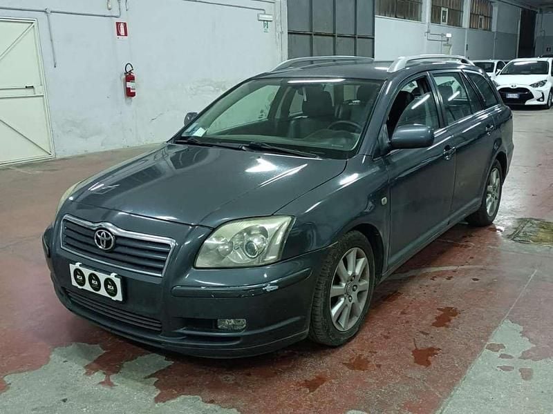 Usata Toyota Avensis 150 CV (110 kW) 2005 Grigio Station wagon